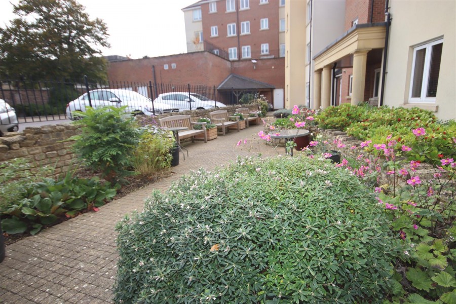 Images for Castle Lodge, Gladstone Road, Chippenham