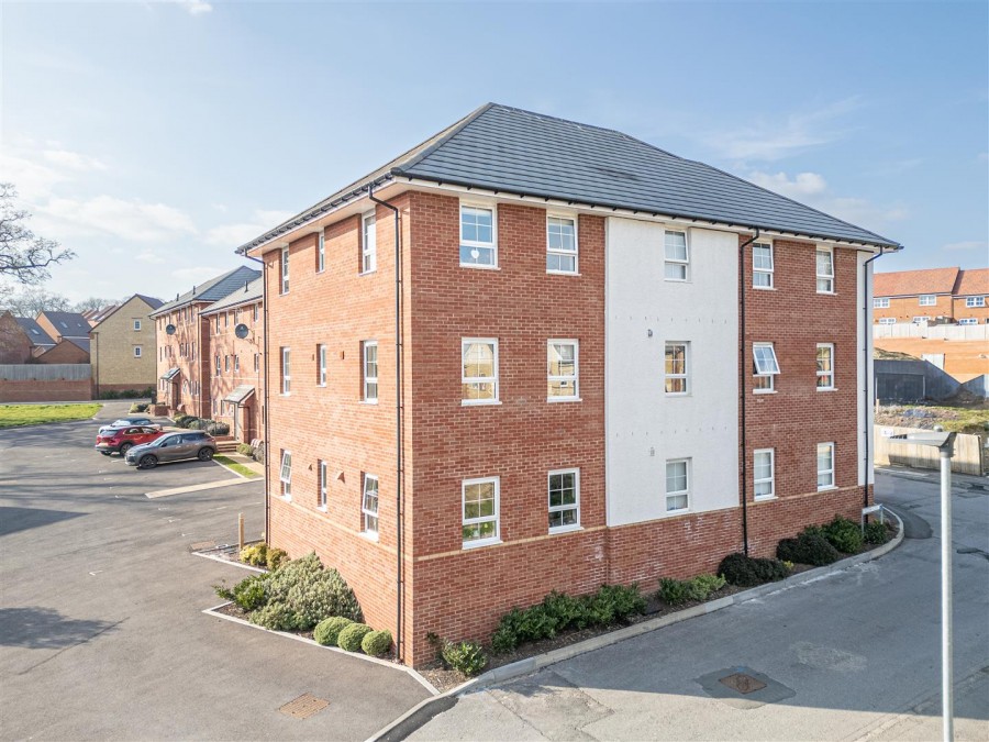 Images for Gainey Gardens, Chippenham