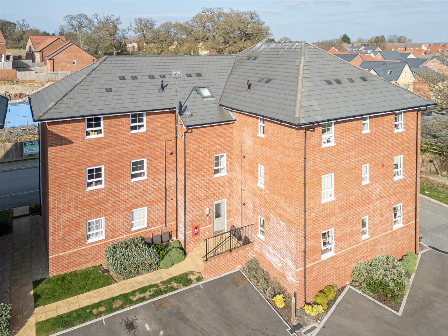 Images for Gainey Gardens, Chippenham
