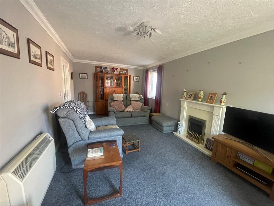 Images for Castle Lodge, Chippenham