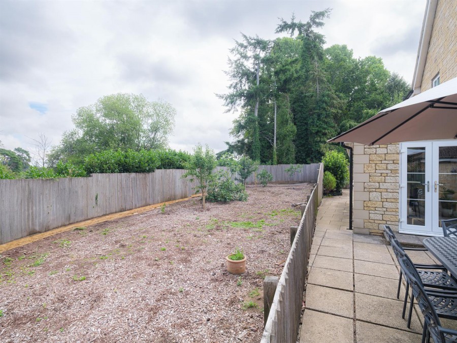 Images for Petty Lane, Derry Hill