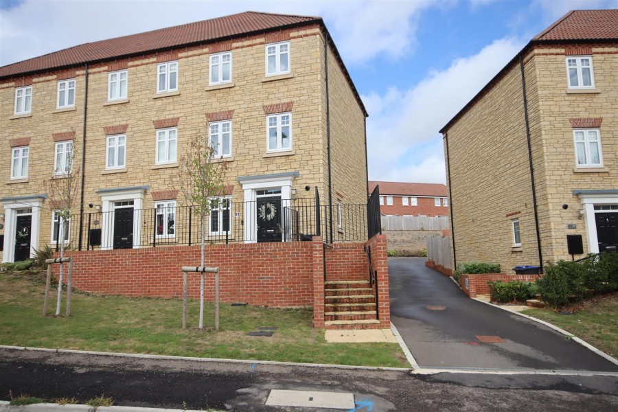Images for Gainey Gardens, Chippenham