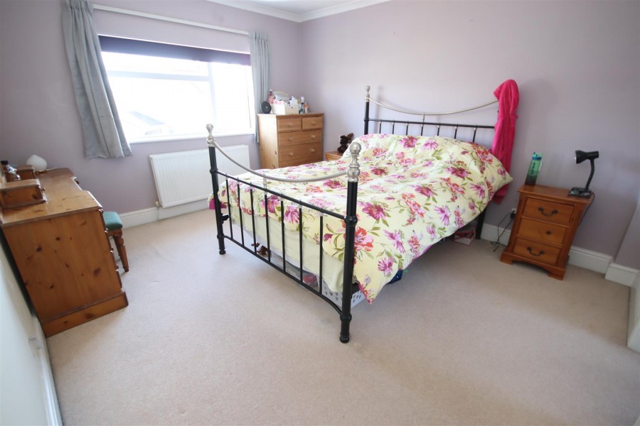 Images for Hardenhuish Avenue, Chippenham