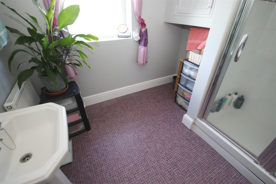 Images for Hardenhuish Avenue, Chippenham