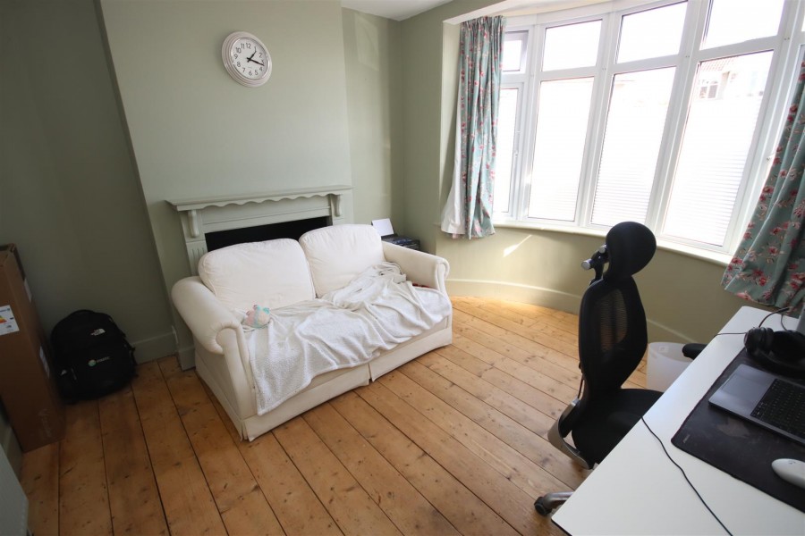 Images for Hardenhuish Avenue, Chippenham