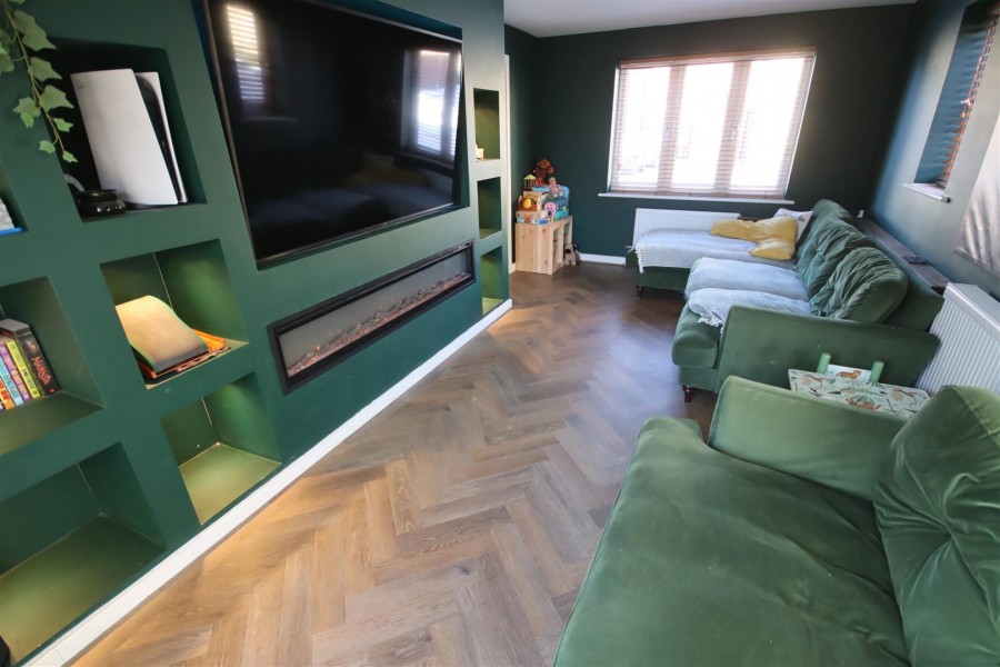 Images for Gainey Gardens, Chippenham