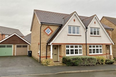 Comet Crescent, Calne