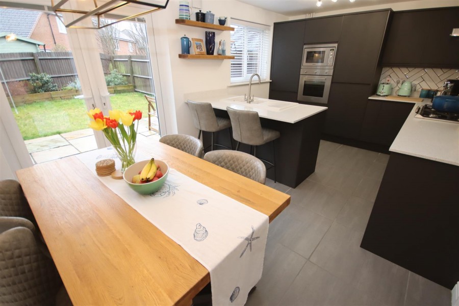 Images for Comet Crescent, Calne