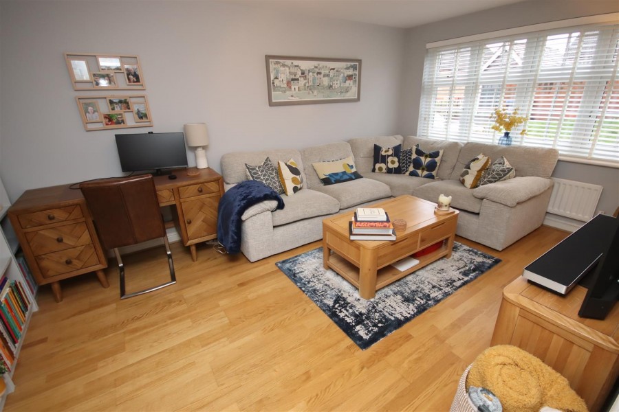 Images for Comet Crescent, Calne