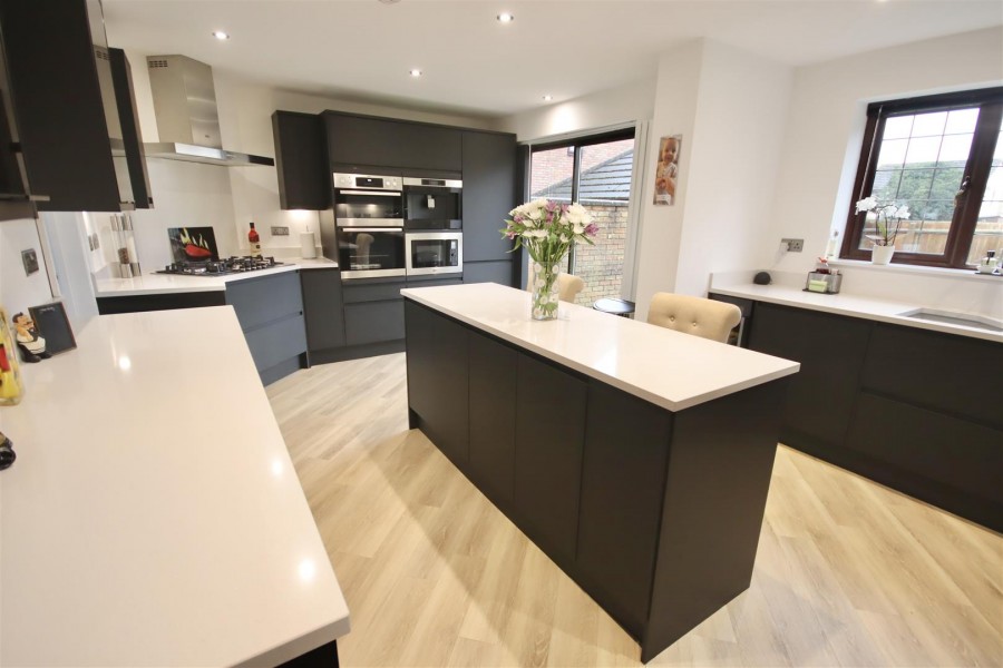 Images for Exeter Close, Chippenham