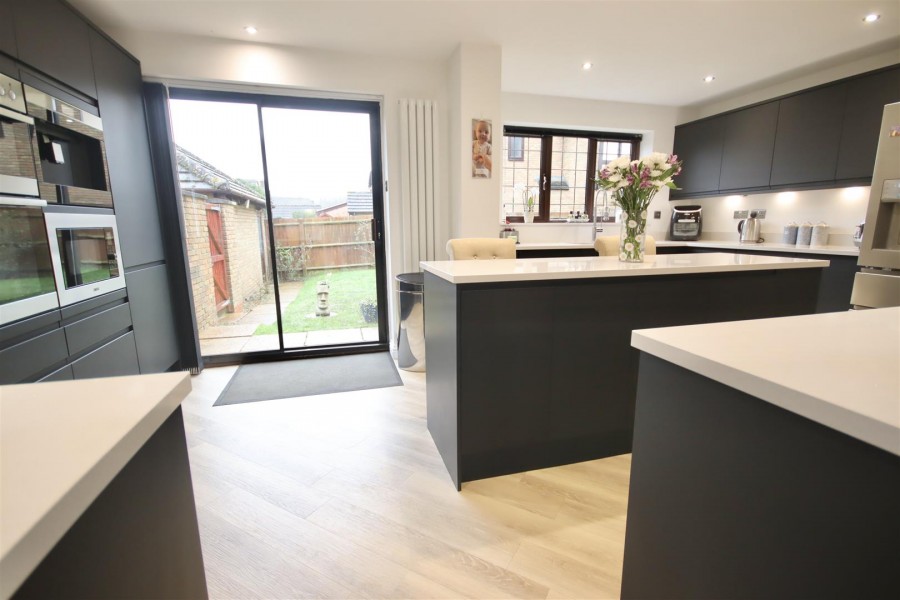 Images for Exeter Close, Chippenham