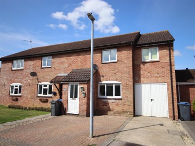 Holland Close, Chippenham