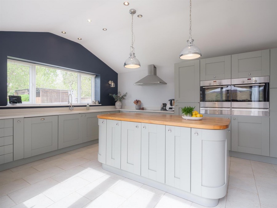 Images for Yewstock Crescent West, Chippenham