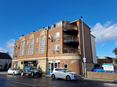 Castle Lodge, Gladstone Road, Chippenham