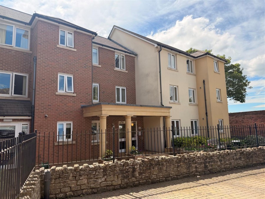 Images for Castle Lodge, Gladstone Road, Chippenham
