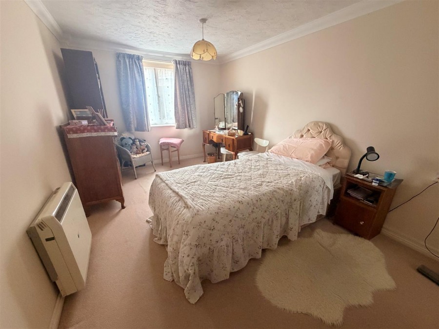 Images for Castle Lodge, Gladstone Road, Chippenham