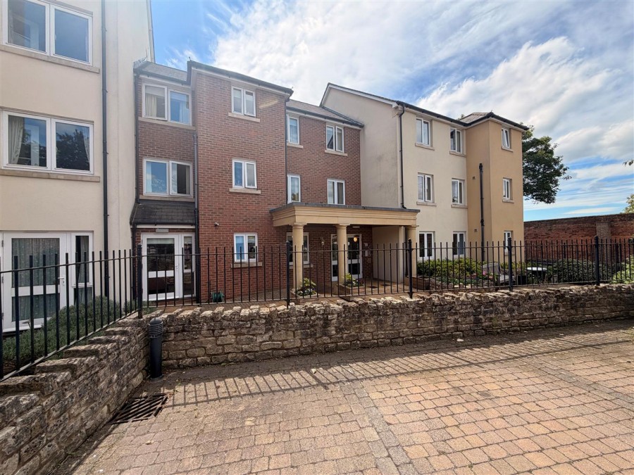 Images for Castle Lodge, Gladstone Road, Chippenham