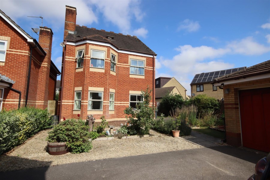 Images for Gleneagles Close, Monkton Park, Chippenham