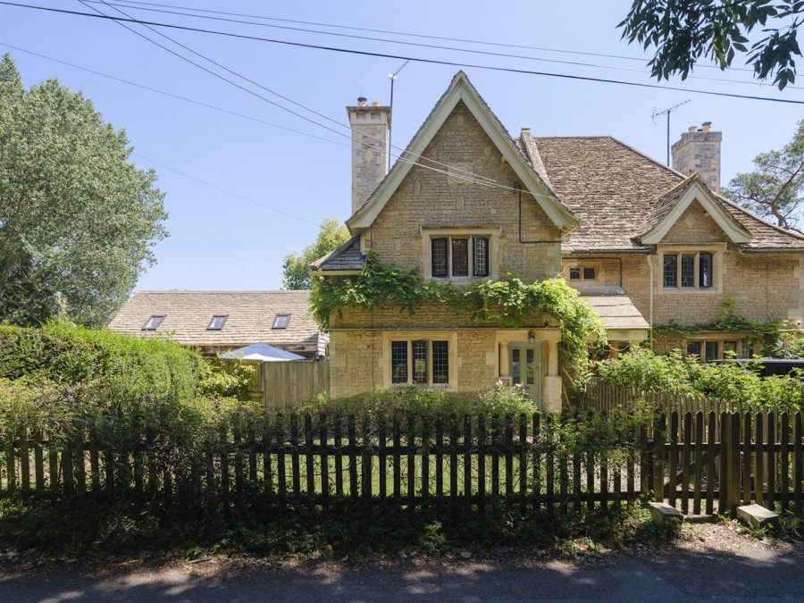 Images for Reybridge, Lacock, Chippenham